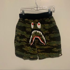 A Bathing Ape Camo Shorts Medium